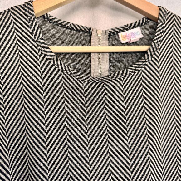 Lula Roe Amelia Dress Size Small Black White Print Pleated Zip Stretch Pockets - Picture 9 of 12
